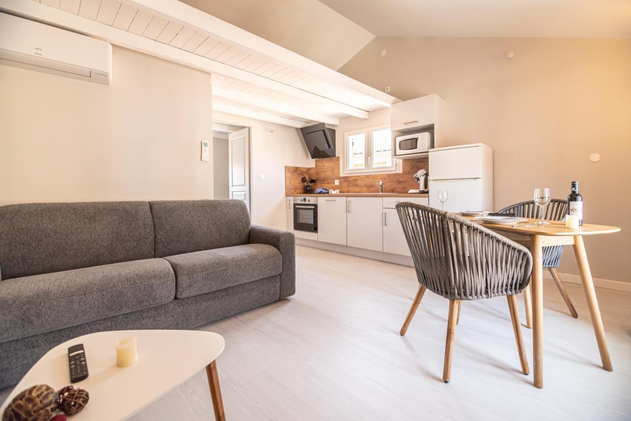 Au Coin Des Vins Apartman Tulette Kültér fotó